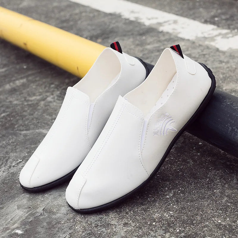 Effortless Leather Loafers for Women with Slip-On Round Toe Ribbed Sole Casual Style