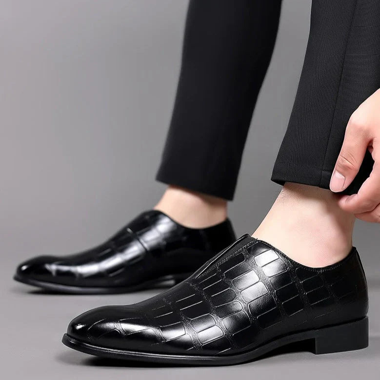 Elegant Crocodile Embossed Leather Loafer for Women with Slip-On Pointed Toe Textured Casual Style