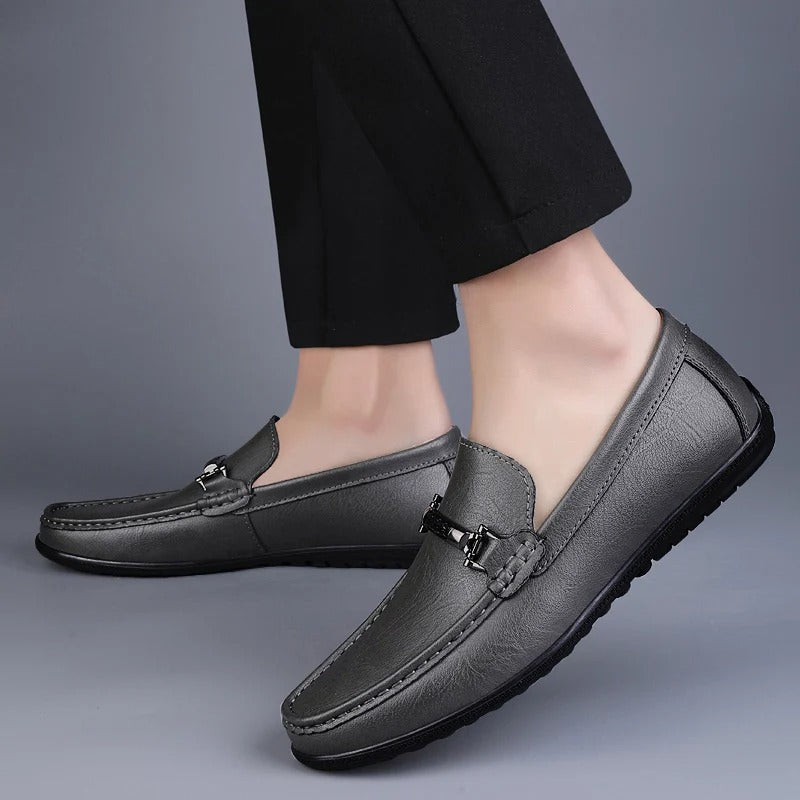 Comfortable Leather Driving Loafer for Women with Moc Toe Slip On Metal Bit Casual Style