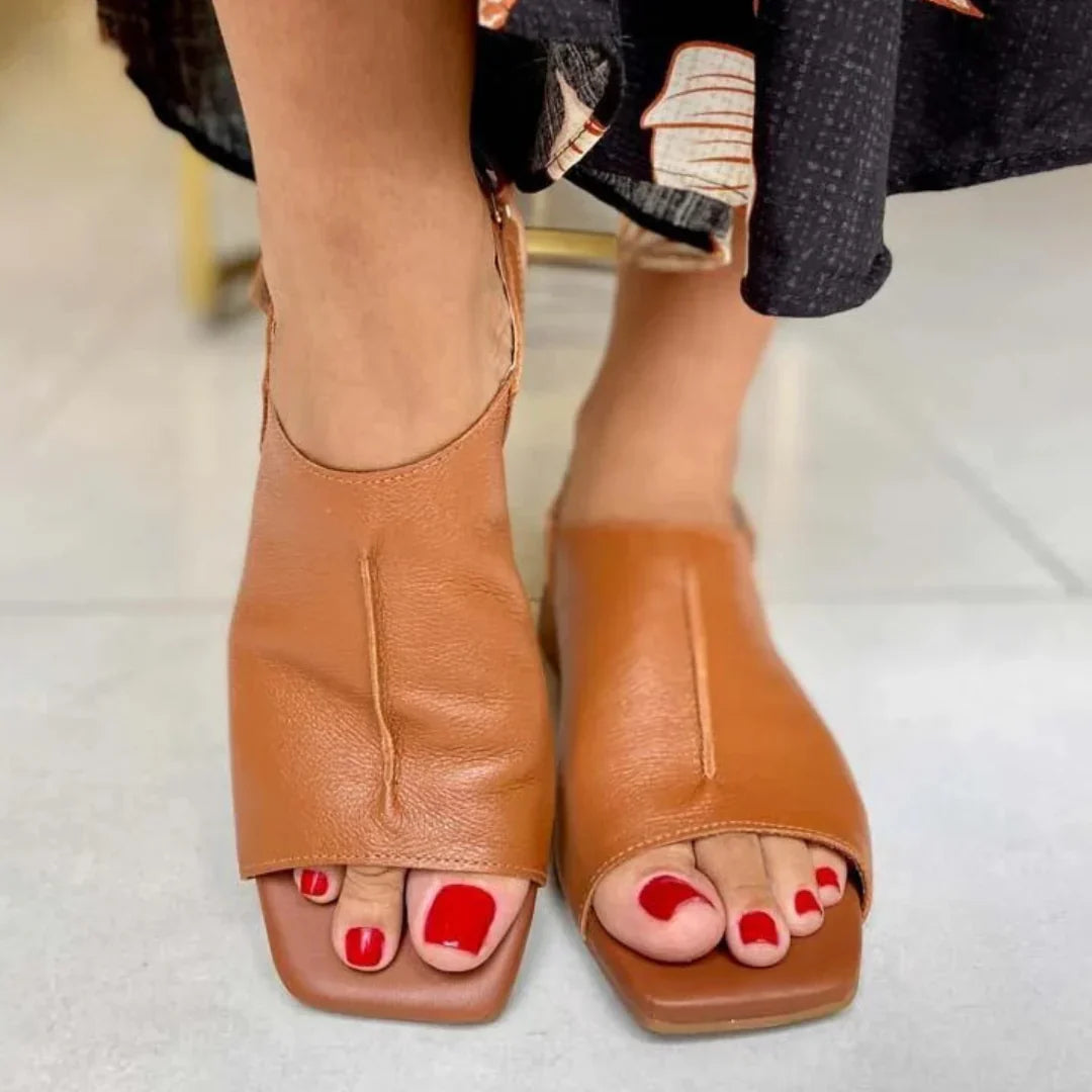 Comfortable Flat Sandals for Women with Peep Toe Slingback Strap Leather Look Minimalist Style