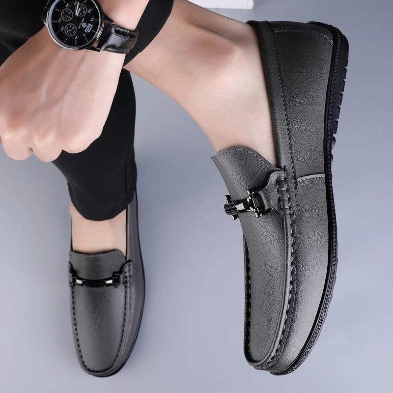 Comfortable Leather Driving Loafer for Women with Moc Toe Slip On Metal Bit Casual Style