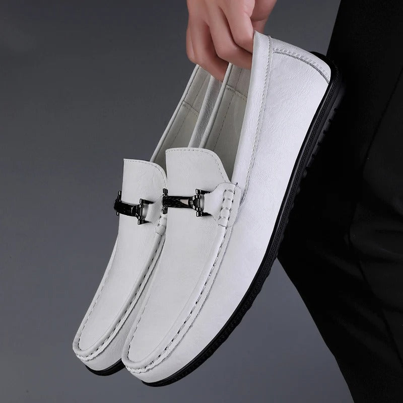 Comfortable Leather Driving Loafer for Women with Moc Toe Slip On Metal Bit Casual Style