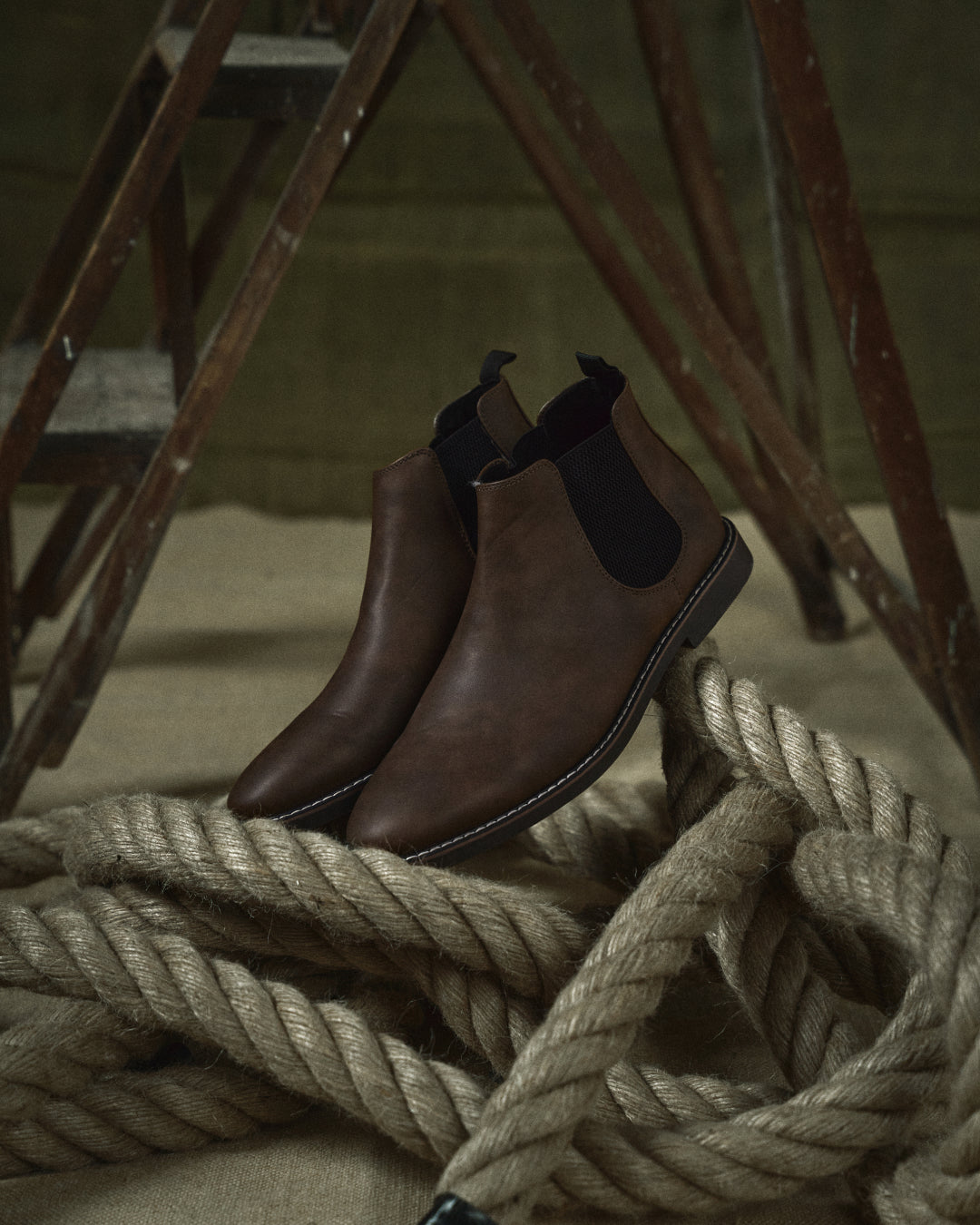 Comfortable Leather Chelsea Boots for Women with Elastic Gusset Round Toe Stacked Heel Casual Style