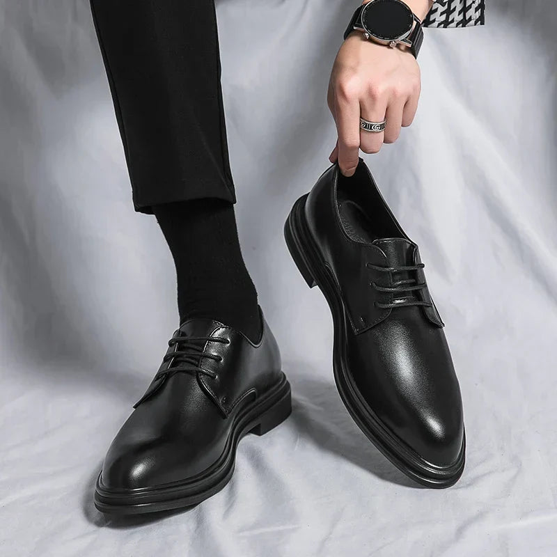 Elegant Patent Leather Oxford Shoe for Women with Lace Up Round Toe Glossy Formal Style