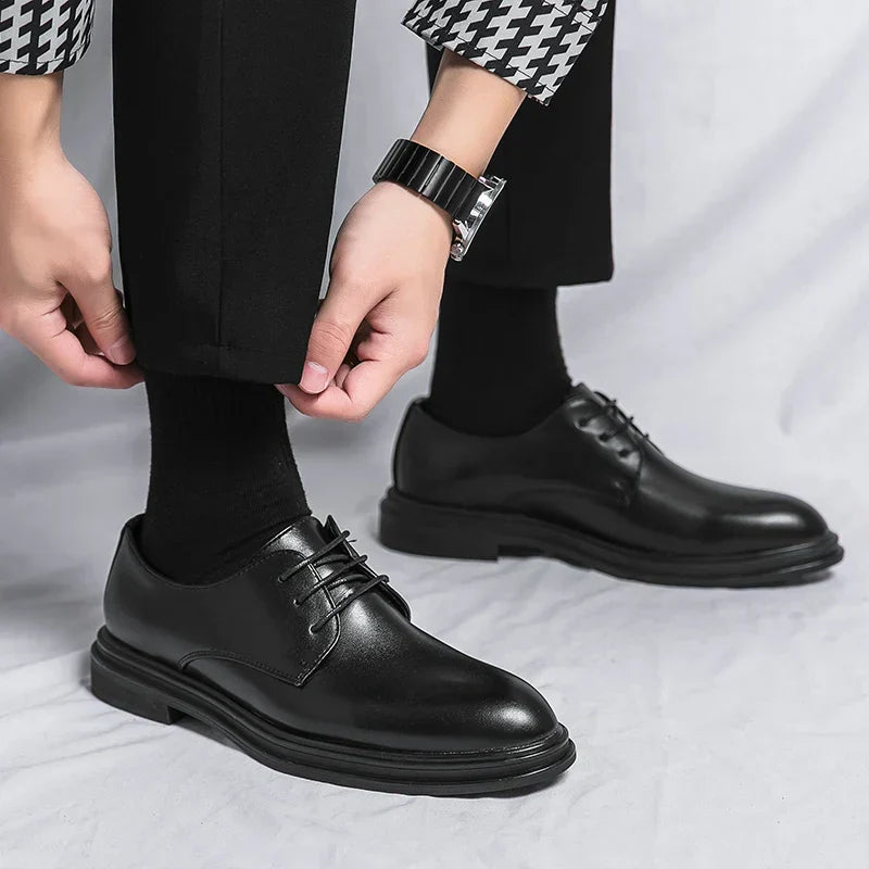 Elegant Patent Leather Oxford Shoe for Women with Lace Up Round Toe Glossy Formal Style