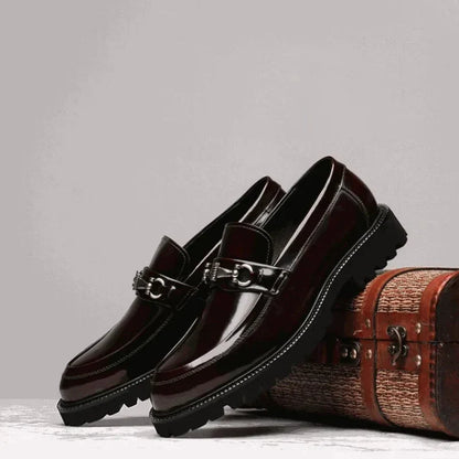 Elegant Leather Horsebit Loafer for Women with Round Toe Chunky Sole Buckle Detail Style