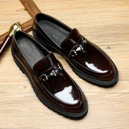 Elegant Leather Horsebit Loafer for Women with Round Toe Chunky Sole Buckle Detail Style