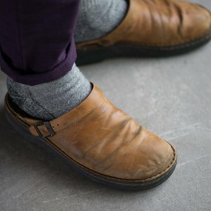 Comfortable Leather Clog Mules for Women with Round Toe Buckle Strap Backless Slip On Casual Style