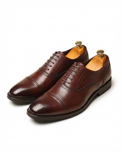 Elegant Two Tone Leather Wingtip Oxford Shoe for Women with Brogue Cap Toe Lace Up Style