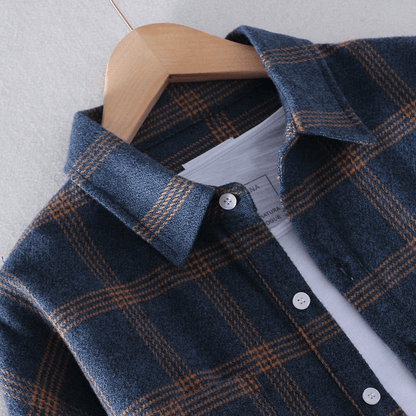 Effortless Plaid Flannel Shirt Jacket for Women with Collared Long Sleeve Button Front Relaxed Casual Style
